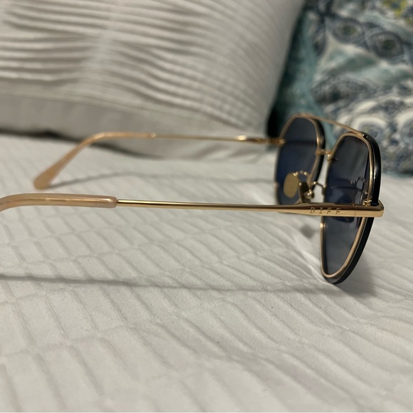 DIFF Eyewear Radiator sunglasses with case - Picture 3 of 8